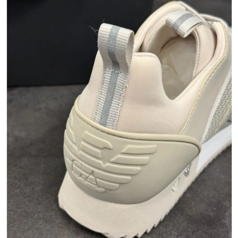 Armani EA7 - Sneakers - Beige