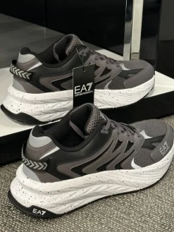 Armani EA7 - Sneakers - Grijs