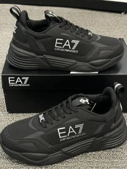 Armani EA7 - Sneakers - Zwart