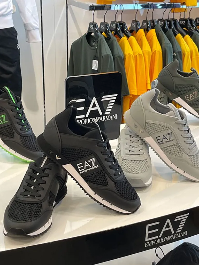 Armani EA7 - Sneakers - Zwart