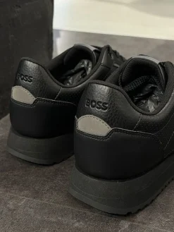 Boss - Sneakers - Zwart