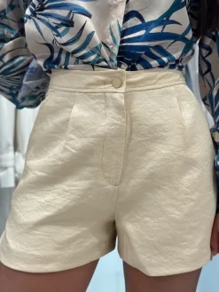 Guess - Camille Tailor Pleat Shorts - Beige