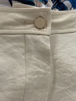 Guess - Camille Tailor Pleat Shorts - Beige