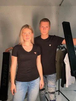 Guess - Cn Ss Core Tee - Zwart