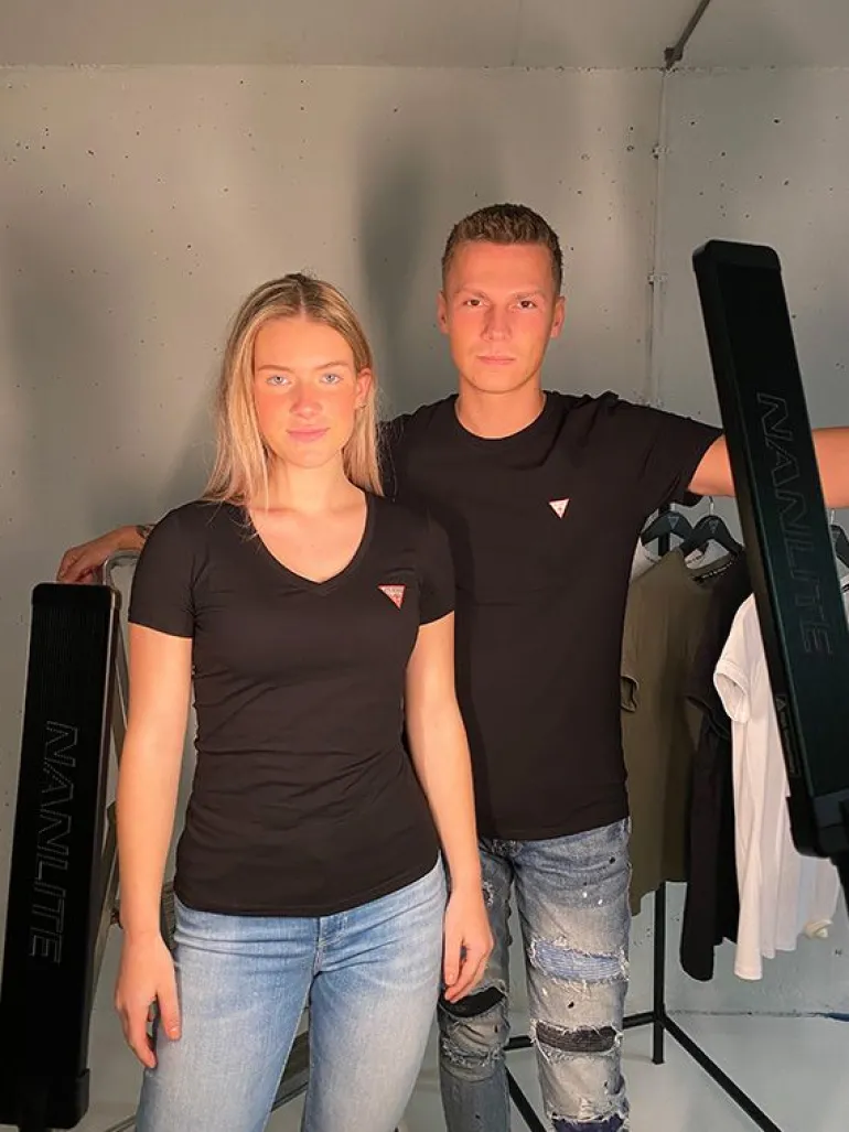 Guess - Cn Ss Core Tee - Zwart