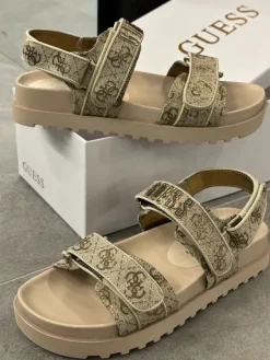 Guess - Fadison Sandalen - Goud