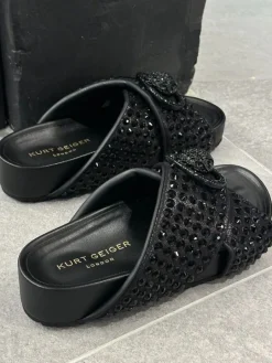 Kurt Geiger - Chelsea Cross Strap - Zwart
