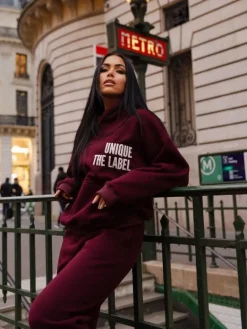 Unique The Label - Elyana Joggingpak - Bordeaux Rood