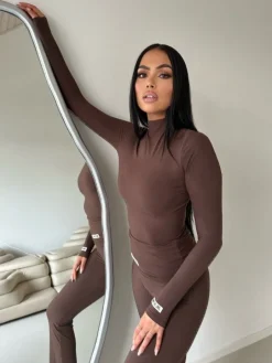 Unique The Label - Kimmy Turtleneck Top - Bruin
