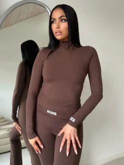 Unique The Label - Kimmy Turtleneck Top - Bruin