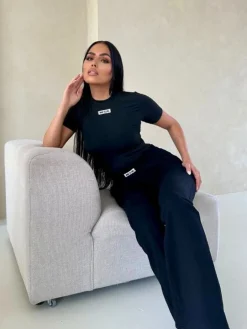 Unique The Label - Nena Short Sleeve Top - Zwart
